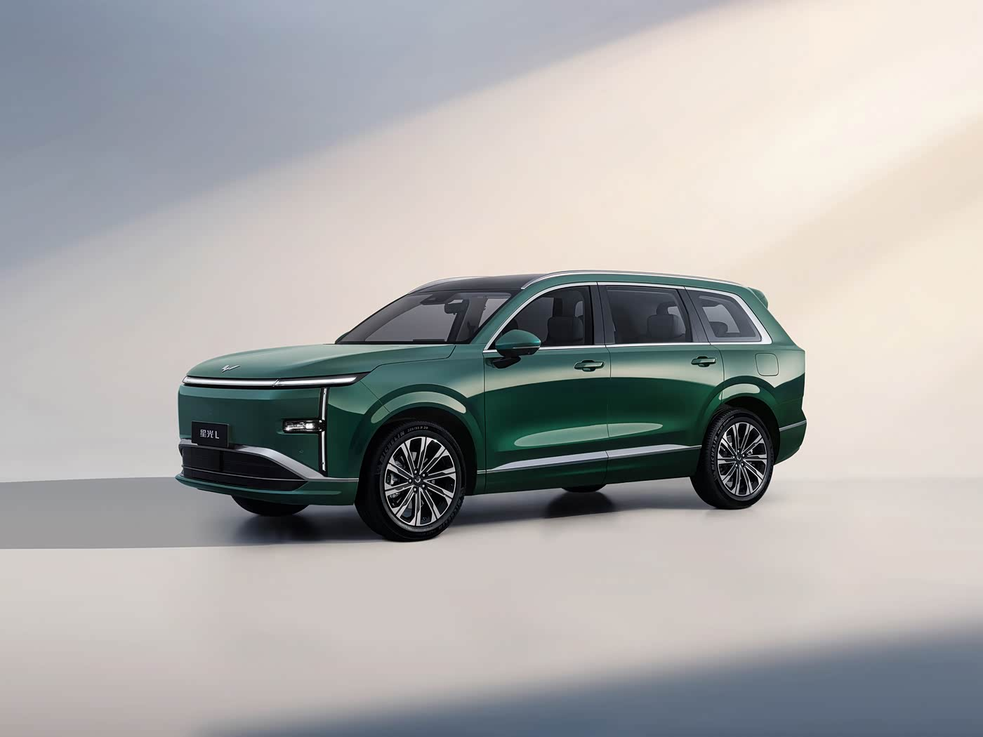 Inona no mahatonga ny Wuling Starlight L ho PHEV 6 seza lavitra ho an'ny fianakaviana?
